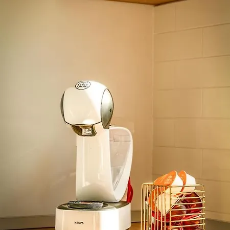 Sun & Tan Apartment *